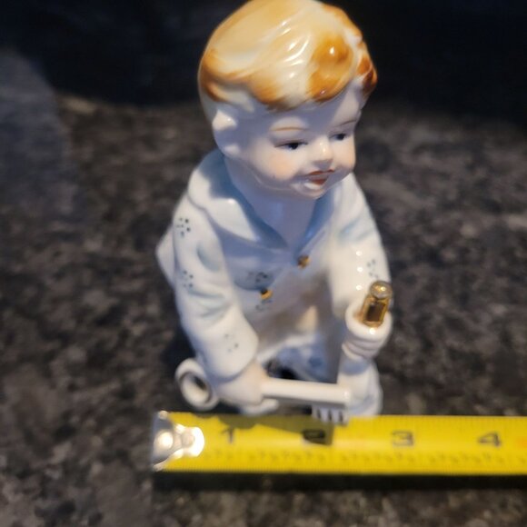 Vintage Porcelain Boy Figurine Holding Sword & Key - Picture 11 of 14